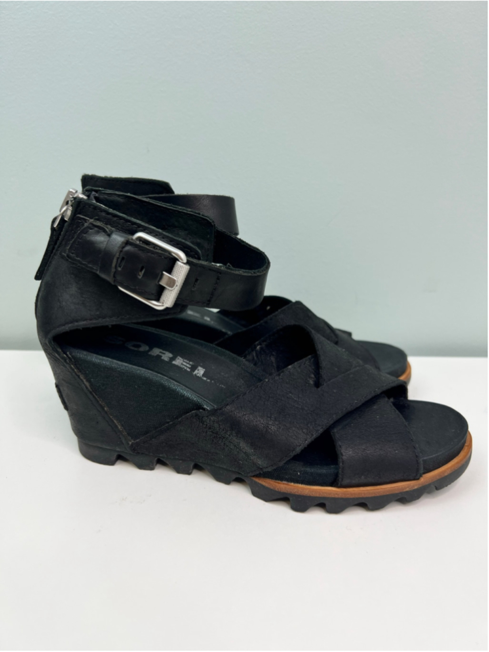 Sorel Black Wedge Sandals Leather Ankle Strap Buckle Womens Size 7 Joanie II
